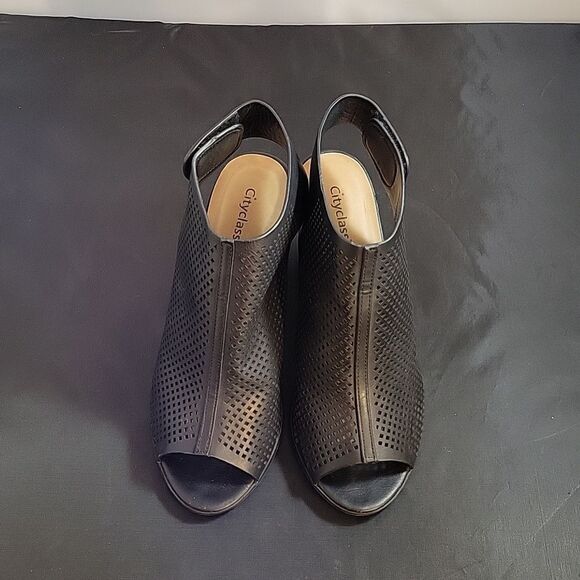 CITY CLASSIFIEDS ROADWAY-CEMENT PEEP TOE VELCRO CLOSURE STRAP SANDAL - Picture 4 of 13